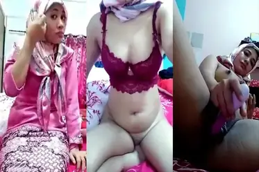 Yani Hijab Bokep Indo Digoyang Bebas Crot Sampe Banjir